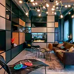 Moxy Milan Linate Airport 호텔 세그라테