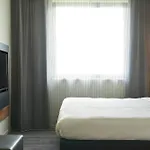 Moxy Milan Linate Airport 호텔 세그라테