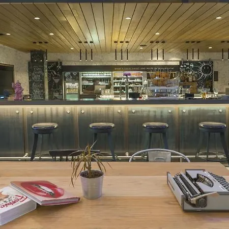 Hotel Moxy Milan Linate Airport 3*