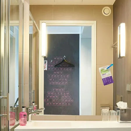 Moxy Milan Linate Airport מלון
