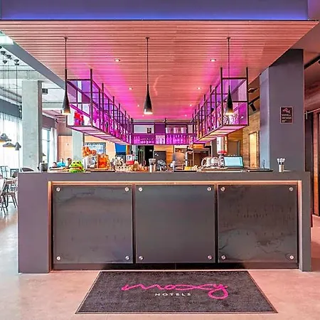 Moxy Milan Linate Airport ホテル セグラーテ