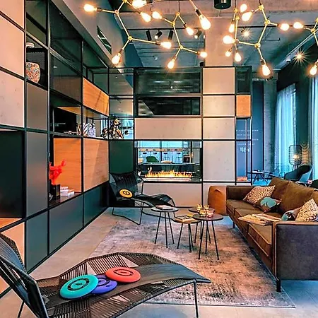 ホテル Moxy Milan Linate Airport セグラーテ