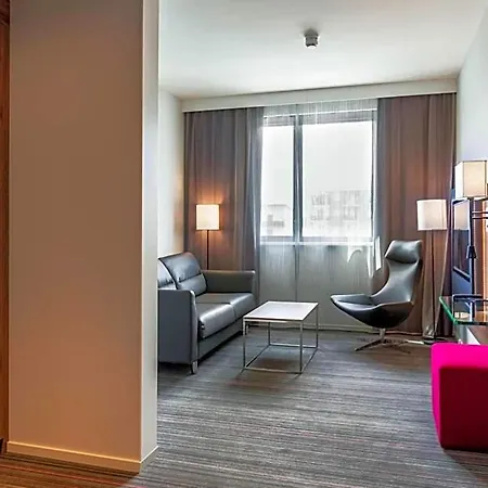 Moxy Milan Linate Airport 3* セグラーテ