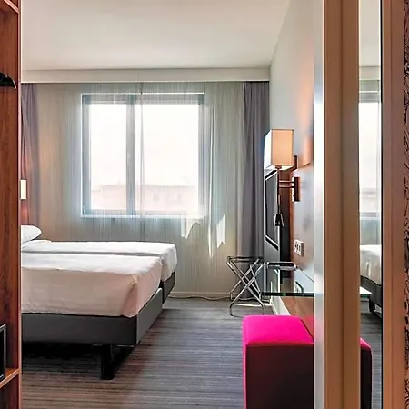 Moxy Milan Linate Airport ホテル セグラーテ