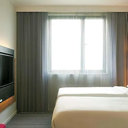 ホテル Moxy Milan Linate Airport セグラーテ