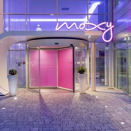 Moxy Milan Linate Airport ホテル